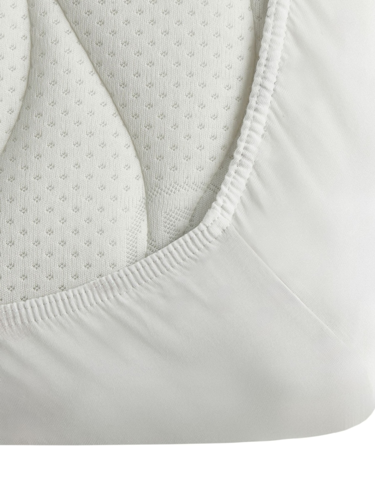 Silentnight 2 Pack White Kids Safe Nights Cot Bed 100% Cotton Fitted Sheets - Image 5 of 5