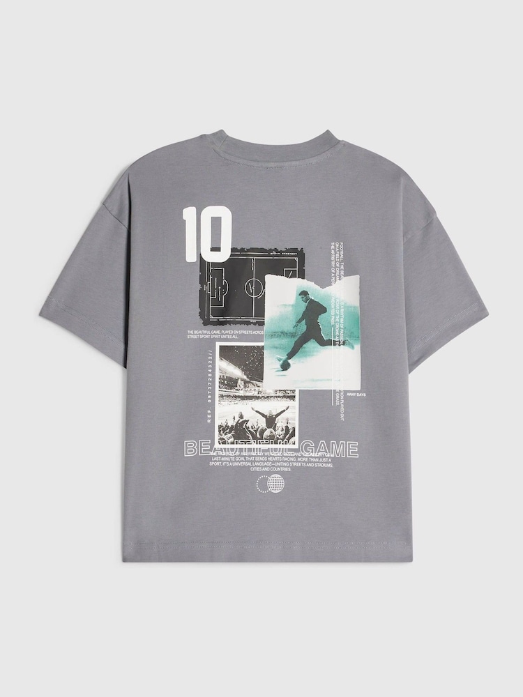 River Island Oversized Football Collage Graphic T-Shirt - Bild 1 von 3 River Island Oversized Football Collage Graphic T-Shirt - Bild 1 von 3
