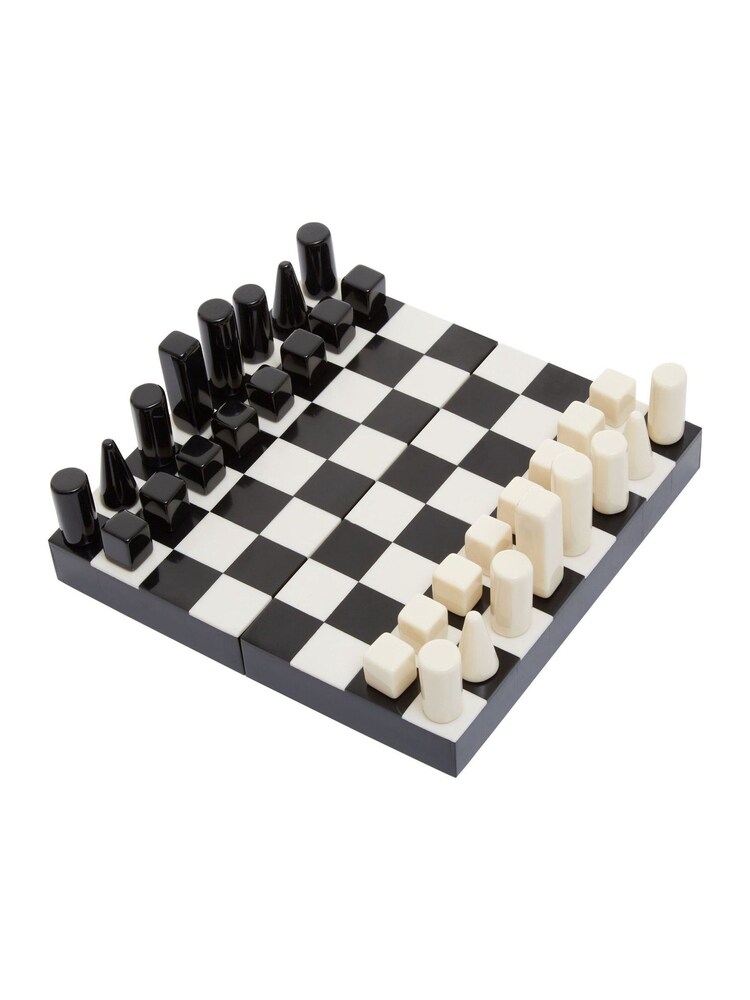 Fifty Five South Churchill Games Small Foldable Chess Set - صورة 1 من 6