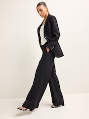 Schwarz - Superweite Tailored-Hose aus Krepp - Bild 3 von 6