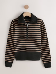 Black/Camel Brown Stripe - Supersoft piltuvėlio formos megztinis su užtrauktuku ant kaklo - 1 paveikslėlis iš 3
