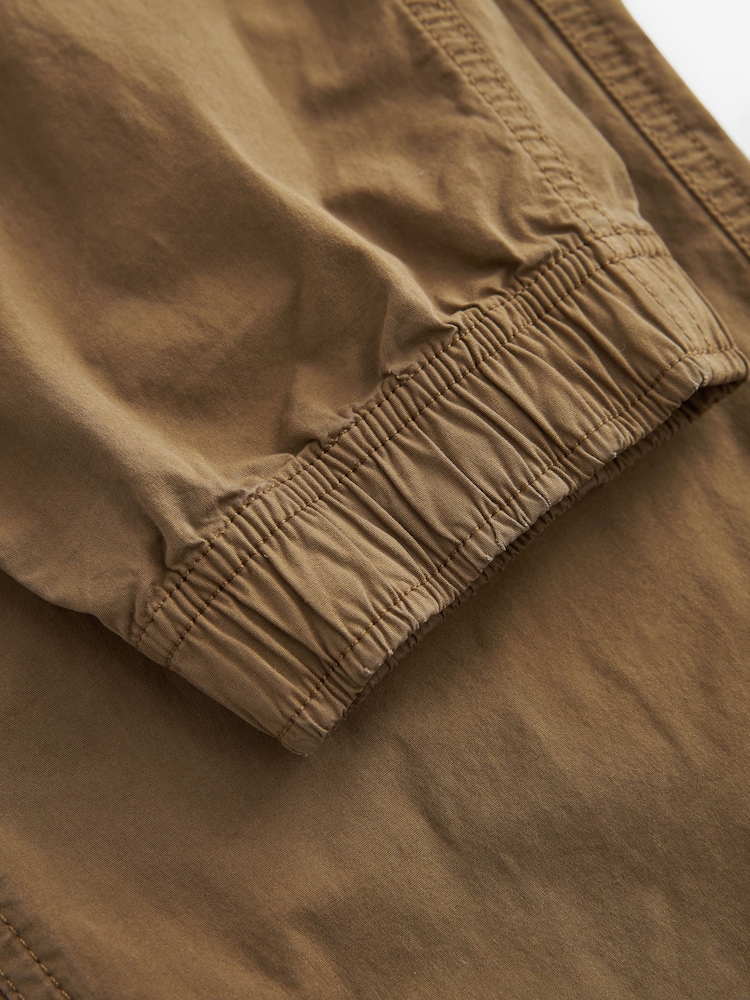 Marron fauve - Coupe fuselée régulière - Pantalon cargo style militaire en tissu stretch - Image 4 of 7