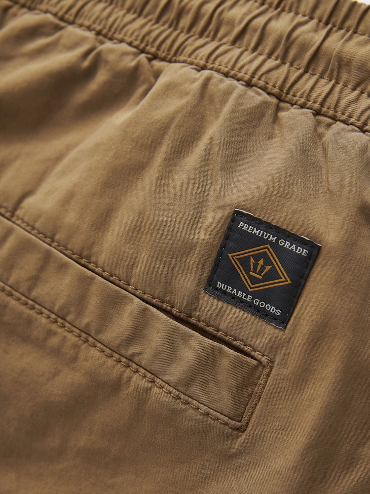 Marron fauve - Coupe fuselée régulière - Pantalon cargo style militaire en tissu stretch - Image 6 of 7