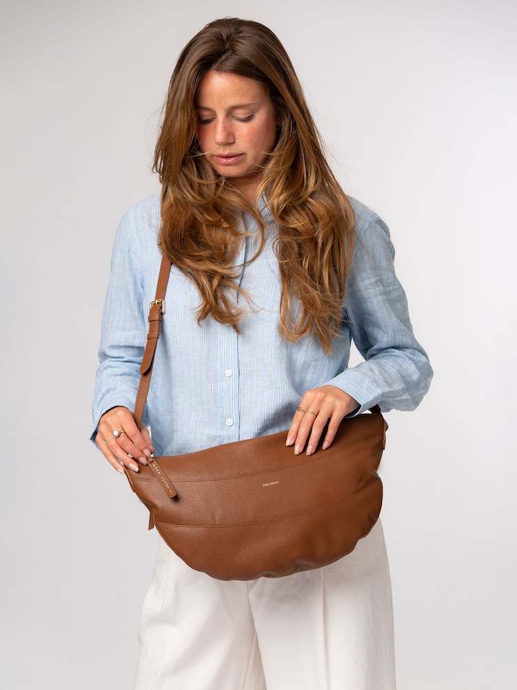 Pure Luxuries London Tan Brown 'Emilia' Leather Cross Body Bag - Image 1 of 7 Pure Luxuries London Tan Brown 'Emilia' Leather Cross Body Bag - Image 1 of 7