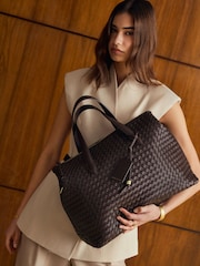 Шоколадно-коричневий - Katie Loxton Міланська ручна ткана сумка-кабіна - Image 4 of 9