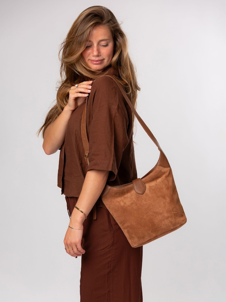 Pure Luxuries London Tan Brown 'Aria' Suede Shoulder Bag - Image 1 of 6 Pure Luxuries London Tan Brown 'Aria' Suede Shoulder Bag - Image 1 of 6