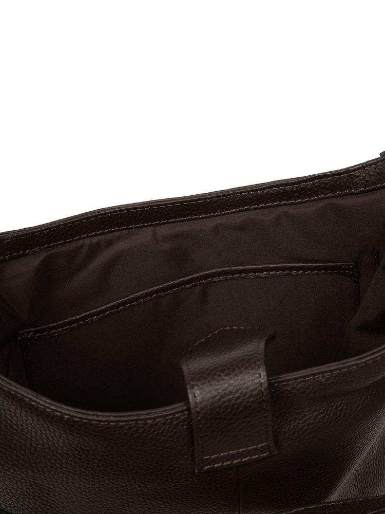 Braun - Pure Luxuries London Aria Leder-Schultertasche - Bild 6 von 6 Braun - Pure Luxuries London Aria Leder-Schultertasche - Bild 6 von 6