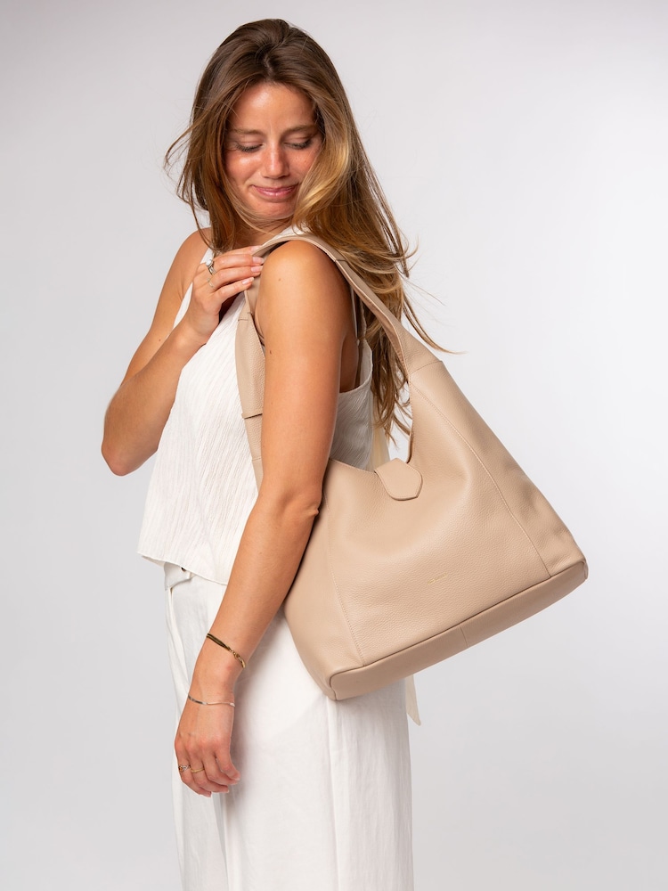 Pure Luxuries London Natural 'Everly' Leather Shoulder Bag - Image 1 of 6