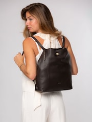 Braun - Pure Luxuries London Luxe Rucksack und Schultertasche aus Leder - Bild 9 von 12