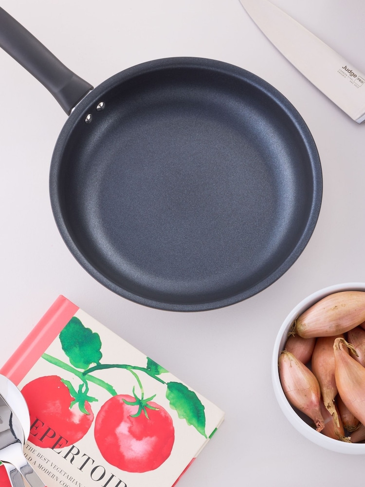 Judge Polished Steel 24cm Essentials Stainless Steel NonStick Frying Pan - Image 2 of 5 Judge Polished Steel 24cm Essentials Stainless Steel NonStick Frying Pan - Image 2 of 5