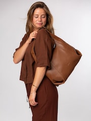 Pure Luxuries London Tan Brown 'Kirsten' Leather Shoulder Bag - Image 1 of 8