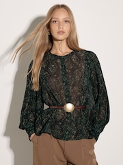 সবুজ - Apricot Snakeskin Chiffon Blouse - 4এর মধ্যে 1 ছবি
