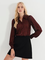 Finery Melina Durchgeknöpfte Satin-Chiffon-Bluse - Bild 2 von 5