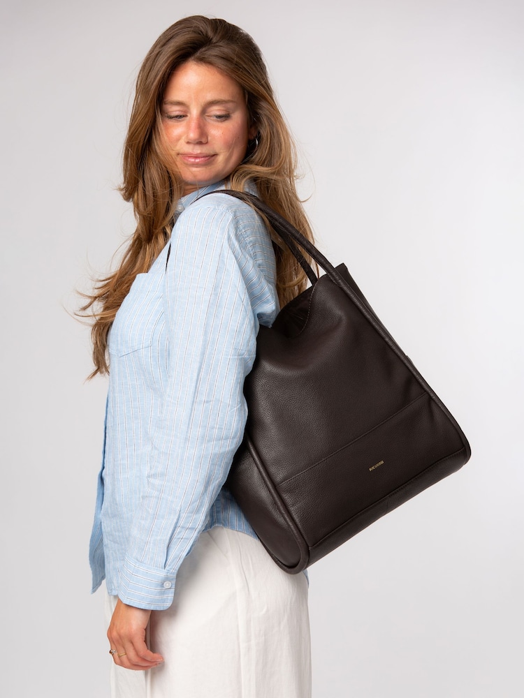 Pure Luxuries London Brown 'Florence' Leather Tote Bag - Image 1 of 8 Pure Luxuries London Brown 'Florence' Leather Tote Bag - Image 1 of 8