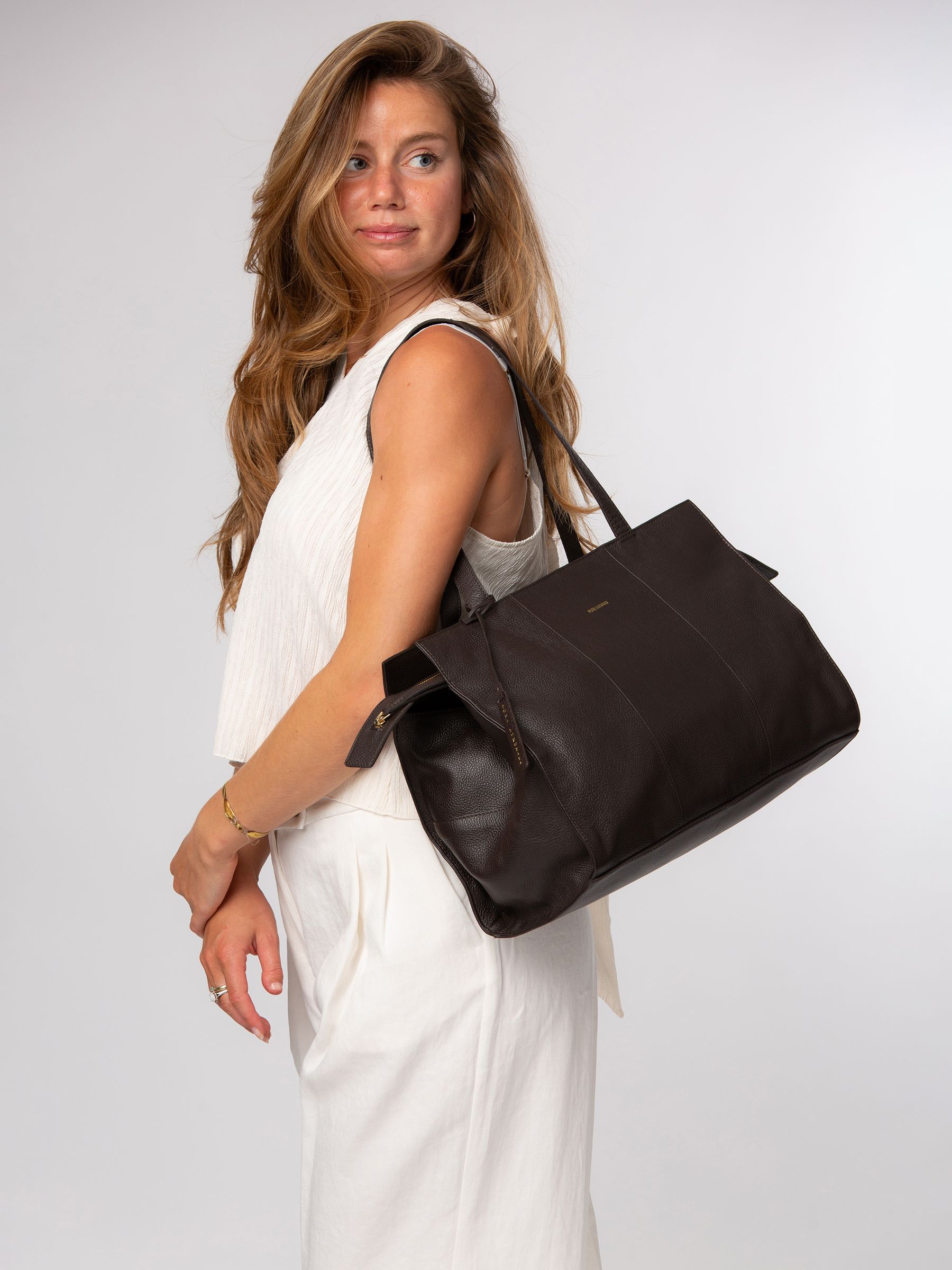 Pure Luxuries London Women's Brown 'Elinor' Leather Tote Bag