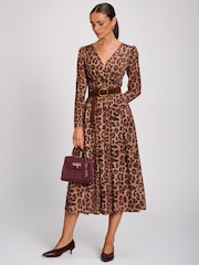 Brun - Jolie Moi Mesh Long Sleeve Pleated Maxi Dress - Image 6 de 6