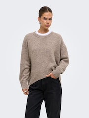 ONLY Natural Round Neck High Low Hem Loose Fit Jumper - Image 3 of 6
