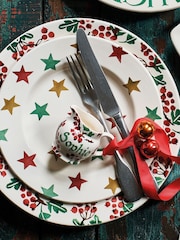 طبق عشاء متوسط الحجم بطبعة نجوم باللون الأحمر والأخضر والذهبي من Emma Bridgewater - Image 1 of 3