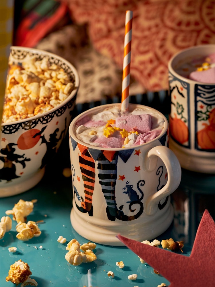 Emma Bridgewater Cream Witches' Feet 1/2 Pint Mug - Image 1 of 4 Emma Bridgewater Cream Witches' Feet 1/2 Pint Mug - Image 1 of 4