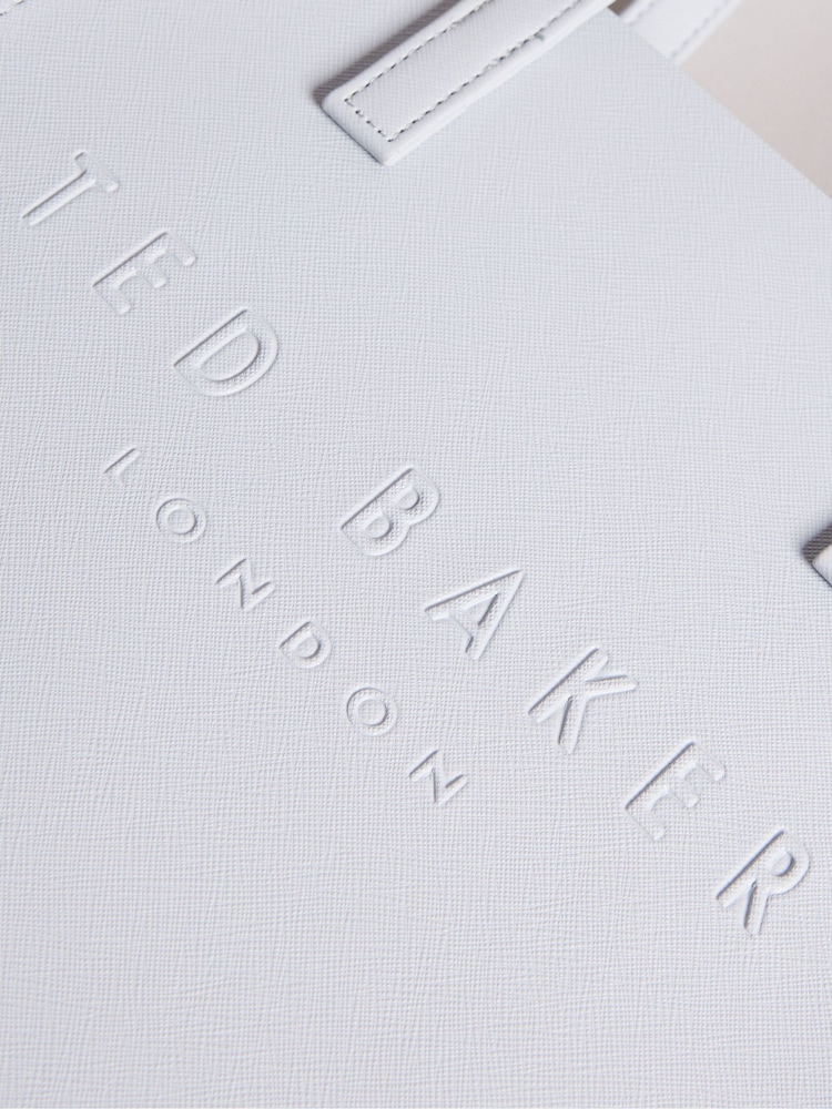 رمادي - حقيبة صغيرة خطوط متوازية بشعار من Ted Baker  - Image 4 of 5