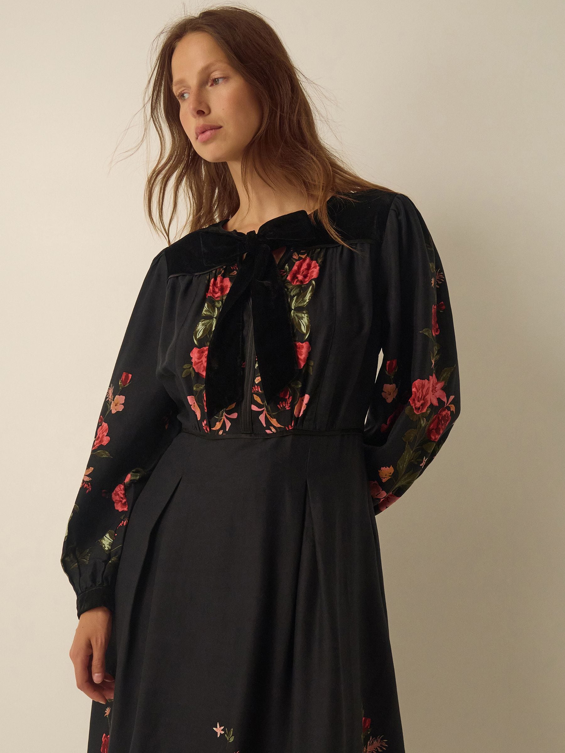 Comprar Monsoon Camille Velvet Bow Floral Print Midi Dress from