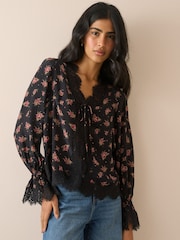 Nobodys Child Wilde Satin-Bluse mit floralem Spitzenbesatz - Bild 1 von 5