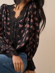 Nobodys Child Wilde Satin-Bluse mit floralem Spitzenbesatz - Bild 5 von 5