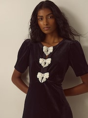 Monsoon Bella Puff Sleeve Embellished Bow Velvet Dress - Εικόνα 4 από 6