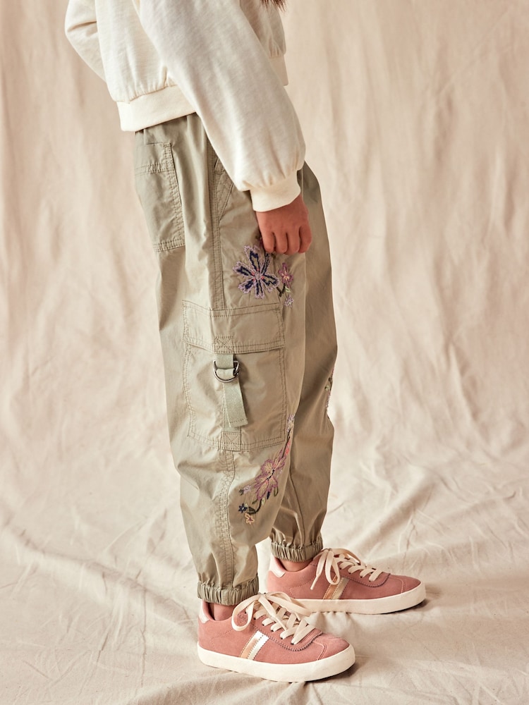Pink - Retro-Turnschuhe aus Veloursleder mit Schnürung - Bild 2 von 7 Pink - Retro-Turnschuhe aus Veloursleder mit Schnürung - Bild 2 von 7