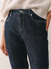 Pantalones vaqueros ajustados Brompton de The White Company - Imagen 2 de 4