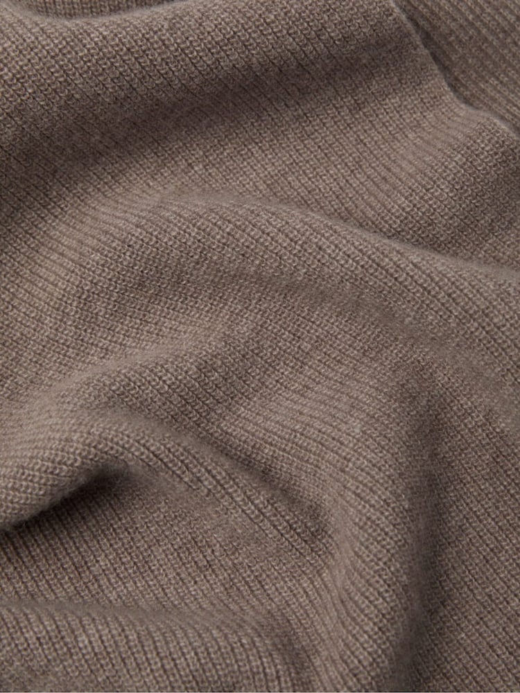 Lyle & Scott Nude Lambswool Ribbed Scarf - Image 2 of 2