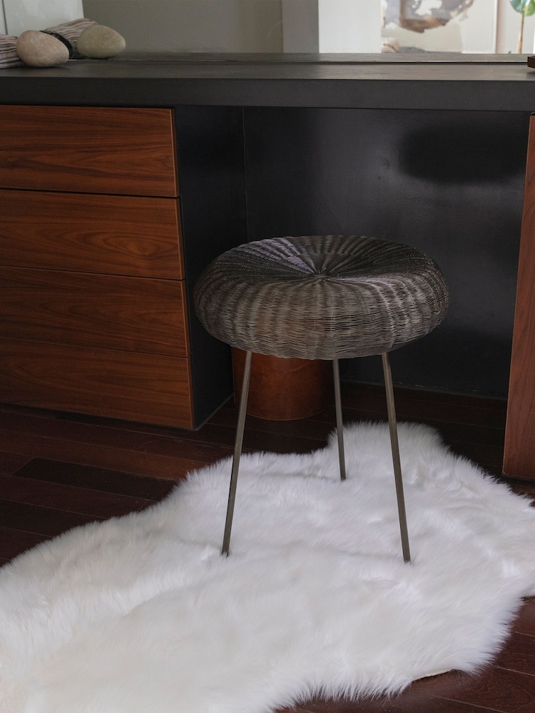 Asiatic Rugs White Faux Sheepskin Auckland Rug - Image 1 of 2