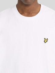 Ağ - Lyle & Scott Boxy Fit T-Shirt - 6şəkildən 4 şəkil