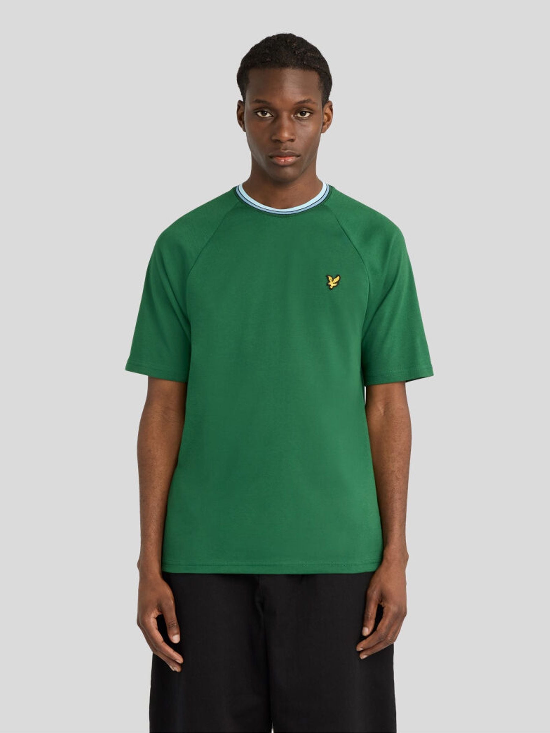 Next：日本 グリーン - Lyle & Scott ティップド トラック Tシャツ