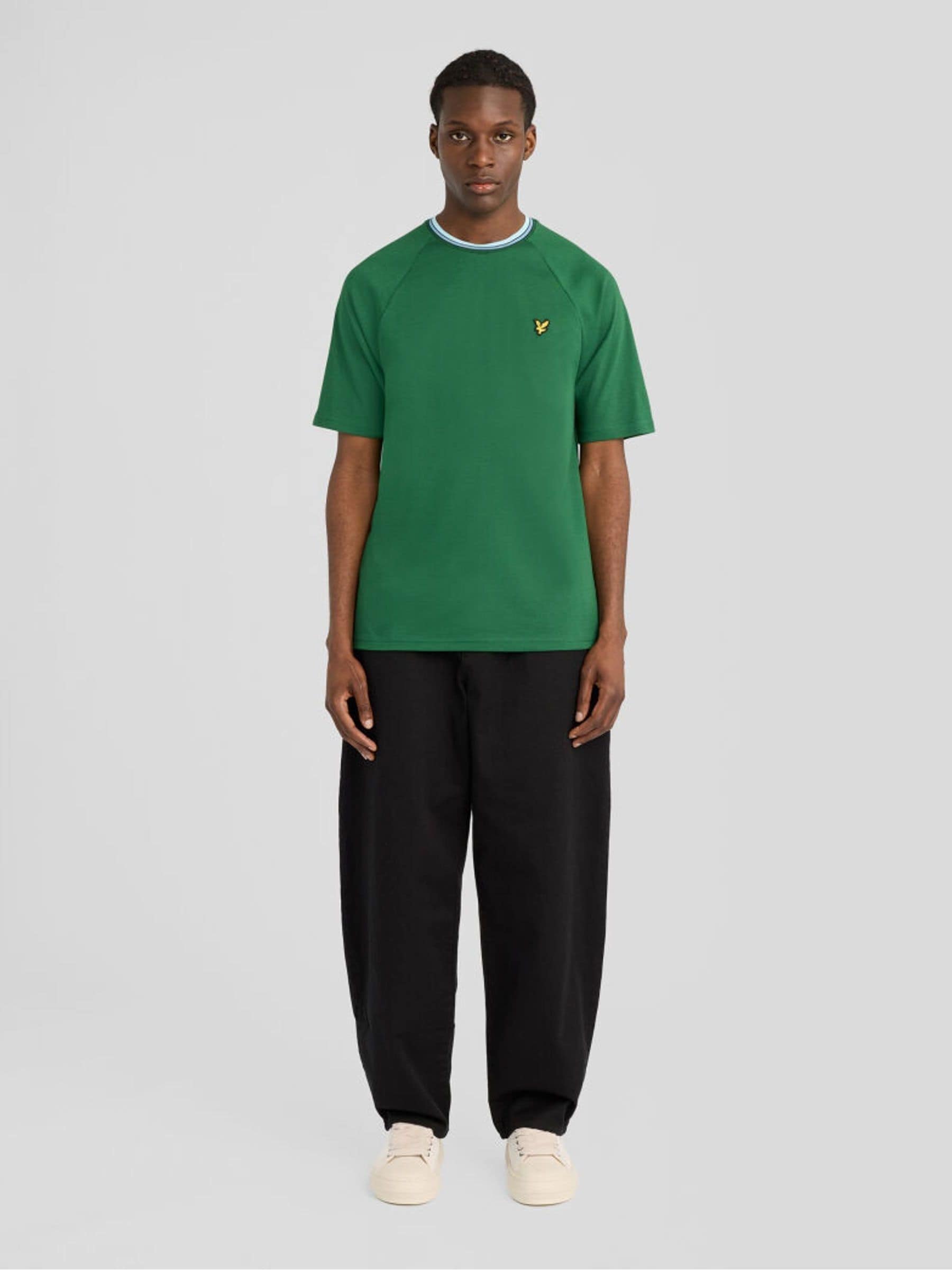 Next：日本 グリーン - Lyle & Scott ティップド トラック Tシャツ