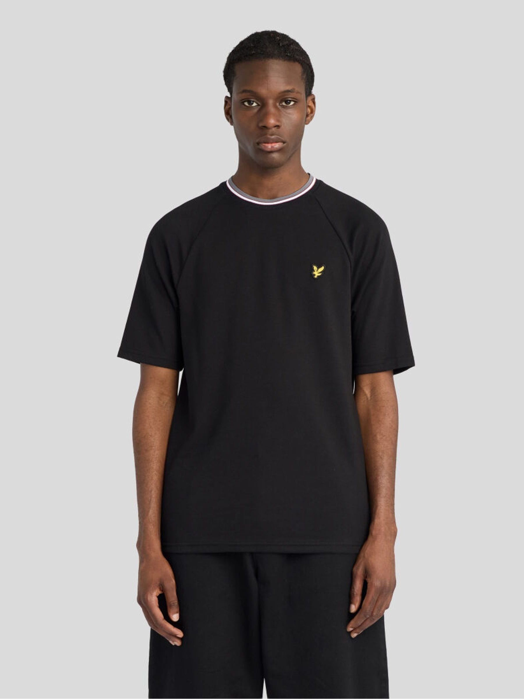 Lyle & Scott Men's Black Tipped Track T-Shirt - Image 1