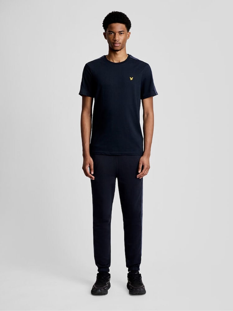 Μπλε - Lyle & Scott Jacquard Tape T-Shirt - Εικόνα 2 από 6 Μπλε - Lyle & Scott Jacquard Tape T-Shirt - Εικόνα 2 από 6
