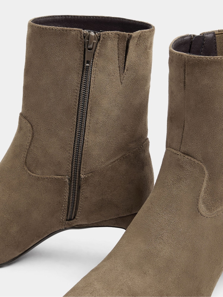 Yours Curve Natural Soft Square Toe Kitten Heel Ankle Boots in Wide E Fit - Image 5 of 5 Yours Curve Natural Soft Square Toe Kitten Heel Ankle Boots in Wide E Fit - Image 5 of 5