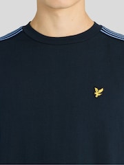 Plavo - Lyle & Scott Stripe Taped T-Shirt - Slika 4 od 6