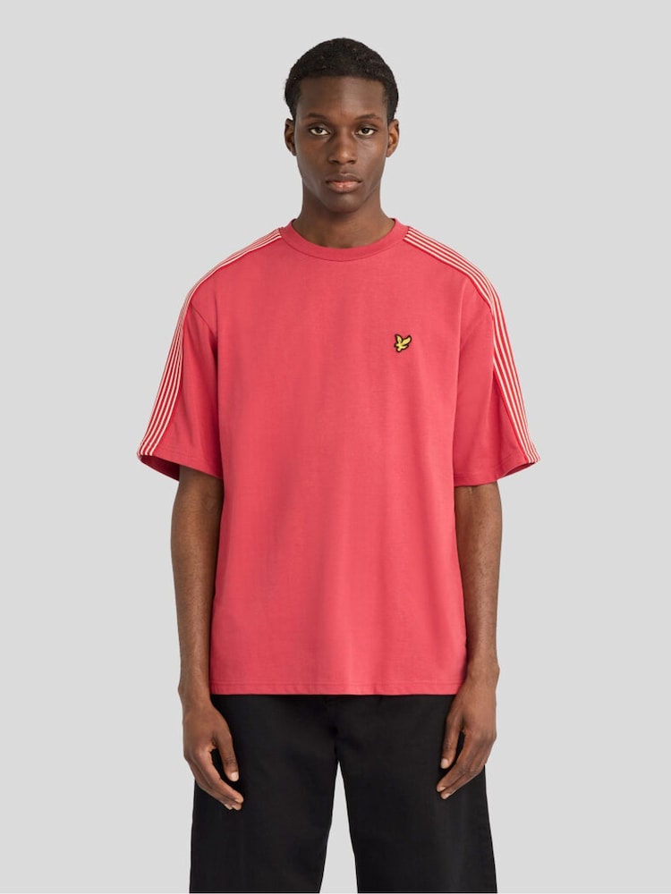 Crveno - Lyle & Scott Stripe Taped T-Shirt - Slika 1 od 6