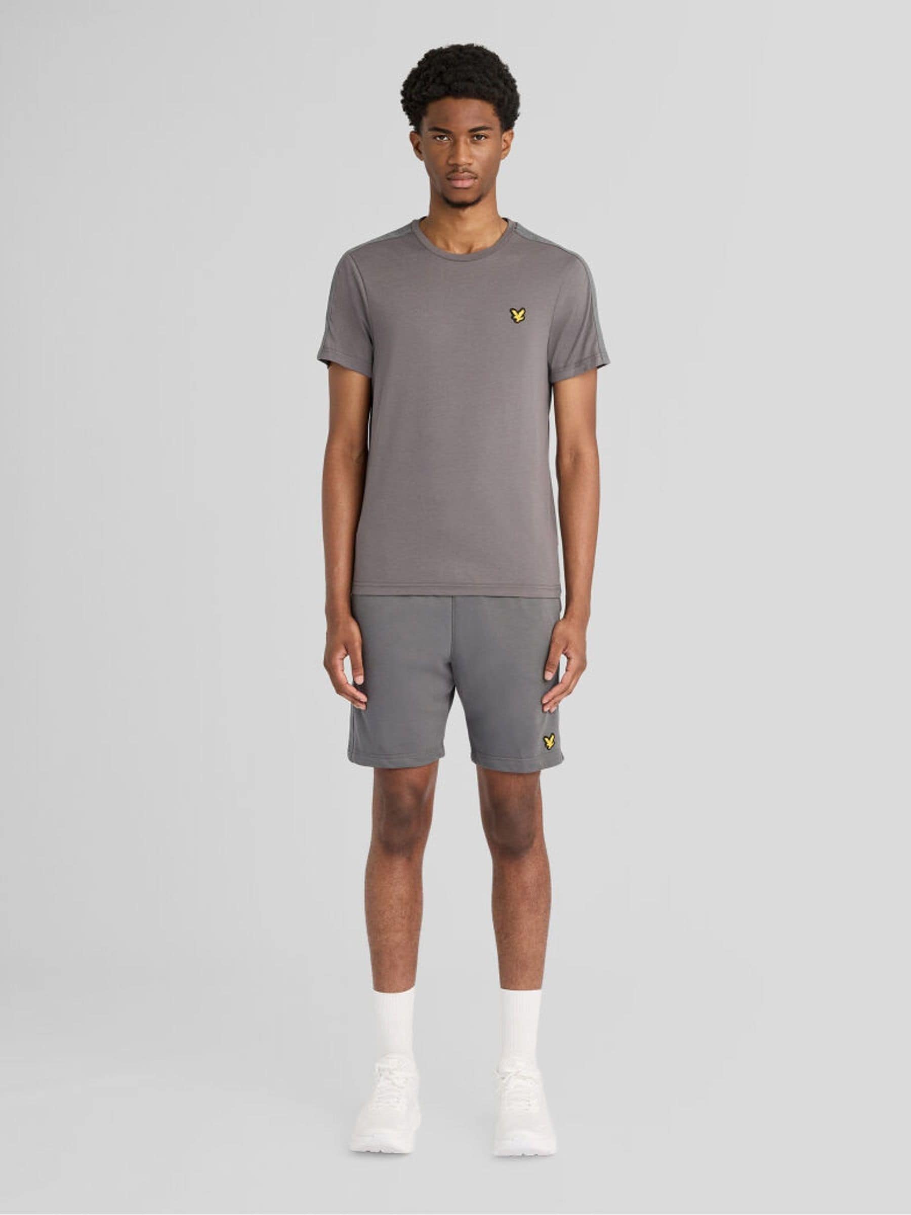 Lyle and Scott   Sports Tape Sweat Shorts in Men's Size XL - Image 3