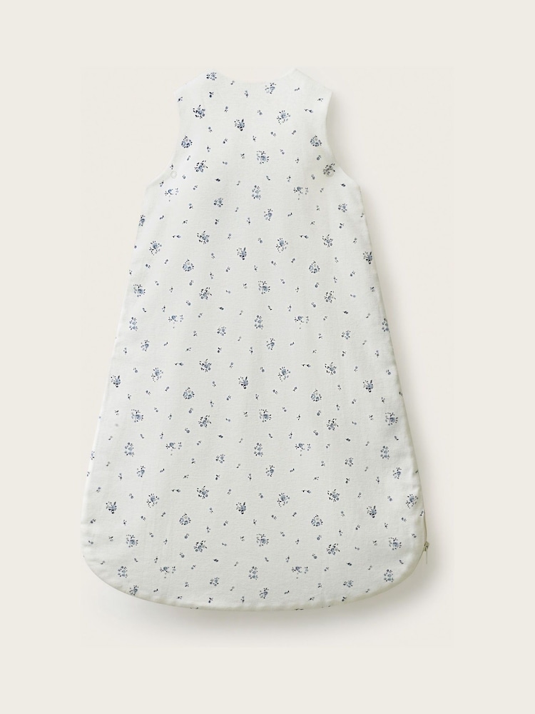 The White Company Blue Blend Minnie Floral Sleeping Bag 2.5 Tog - Image 2 of 4