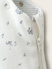 The White Company Blue Blend Minnie Floral Sleeping Bag 2.5 Tog - Image 4 of 4
