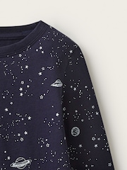 The White Company Pyjamas in Slim-Fit mit im Dunkeln leuchtendem Weltraumdesign, Mischung - Bild 3 von 4