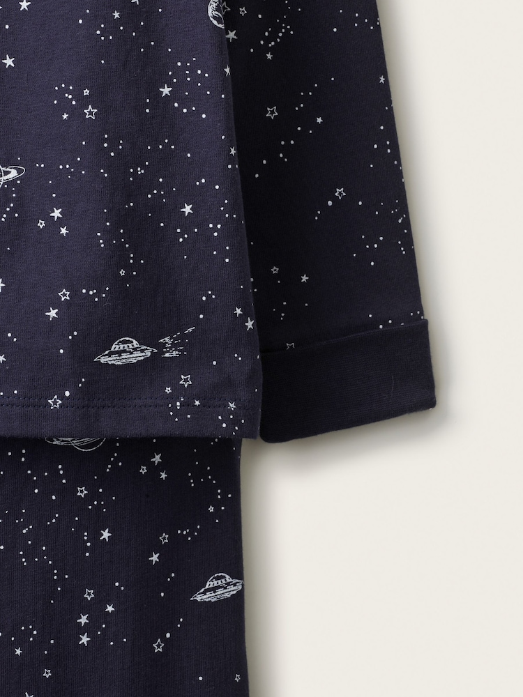 The White Company Pyjamas in Slim-Fit mit im Dunkeln leuchtendem Weltraumdesign, Mischung - Bild 4 von 4 The White Company Pyjamas in Slim-Fit mit im Dunkeln leuchtendem Weltraumdesign, Mischung - Bild 4 von 4
