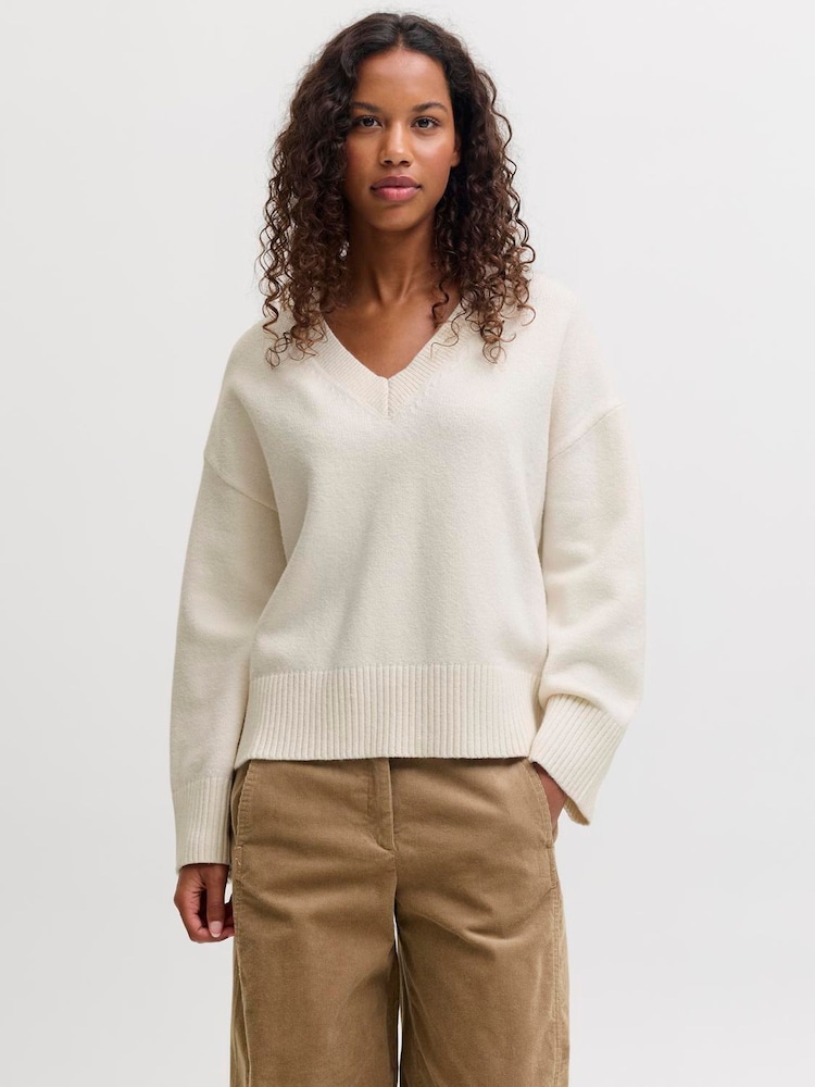 JJXX Deep V-Neck Relaxed Jumper - Image 1 de 7 JJXX Deep V-Neck Relaxed Jumper - Image 1 de 7