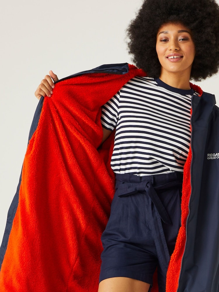 Regatta Blue Chrome Adult Waterproof Changing Robe - Image 5 of 9