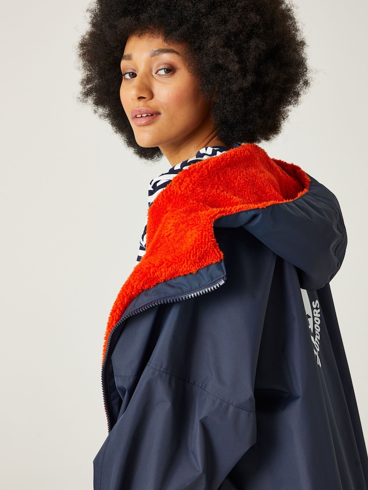 Regatta Blue Chrome Adult Waterproof Changing Robe - Image 6 of 9