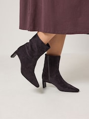 Yours Curve Brown Soft Square Toe Kitten Heel Ankle Boots in Wide E Fit - Image 1 of 5
