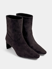 Yours Curve Brown Soft Square Toe Kitten Heel Ankle Boots in Wide E Fit - Image 3 of 5
